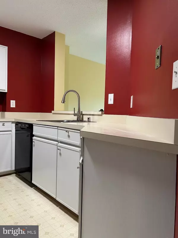 Arlington, VA 22201,2100 LANGSTON BLVD #201