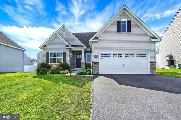 185 HOLLYHOCK DR, Manchester, PA 17345