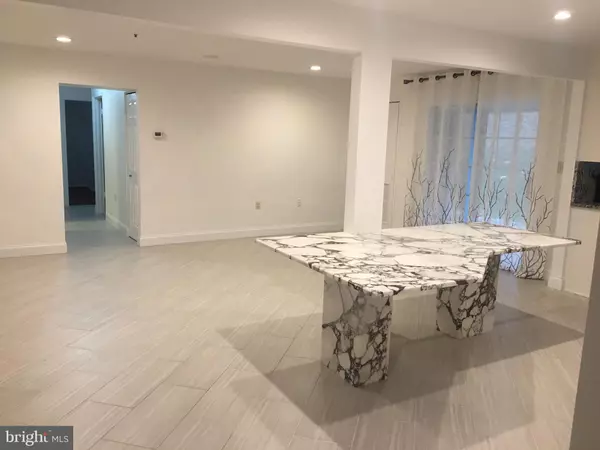8390 MONTGOMERY RUN RD #B, Ellicott City, MD 21043