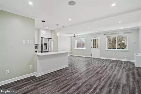 Hyattsville, MD 20783,9250 EDWARDS WAY #414-B