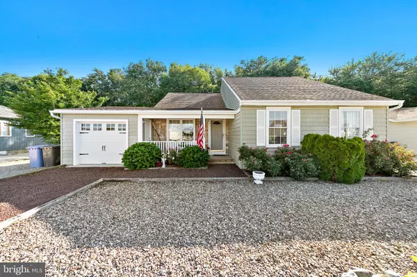 156 TIMBERLAKE DR, Manahawkin, NJ 08050