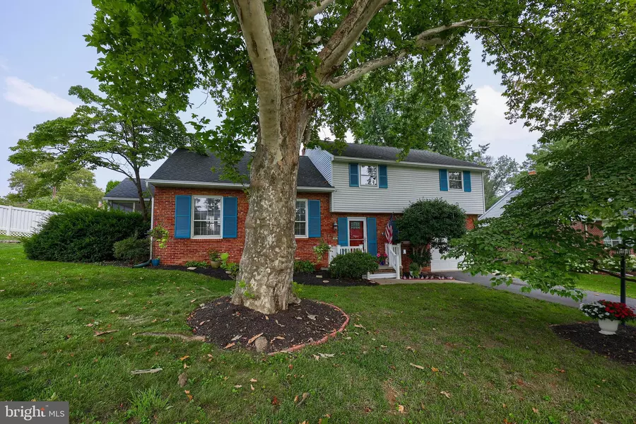 1403 CARLTON DR, Lancaster, PA 17601