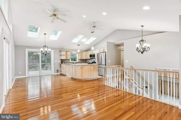 Severna Park, MD 21146,485 WHITE CEDAR LN