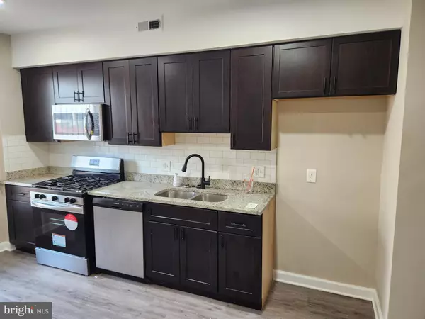 Baltimore, MD 21205,2618 E MADISON ST