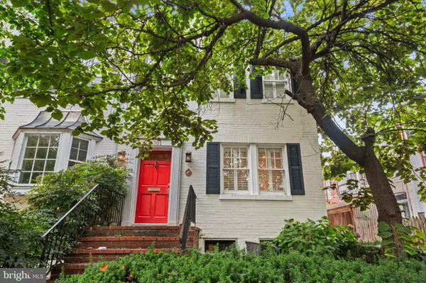 3301 NW DENT PL NW, Washington, DC 20007