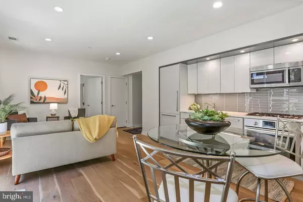 Washington, DC 20001,129 W ST NW #204