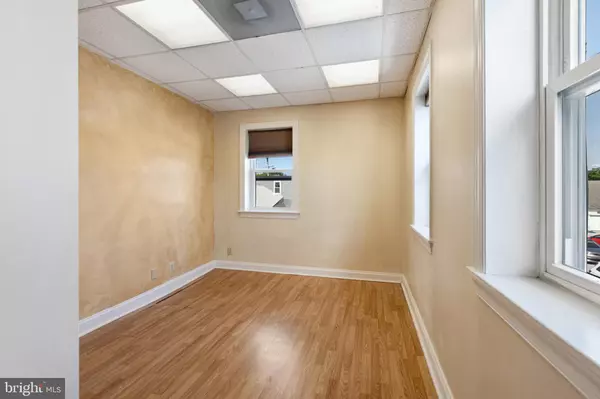 Exton, PA 19341,363 E LINCOLN HWY