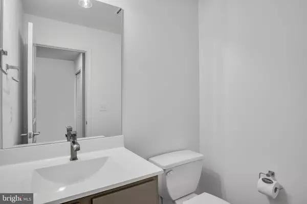 Mechanicsburg, PA 17055,2147 S AUTUMN CHASE DRIVE #24-04