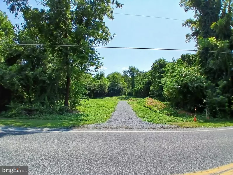 2264 WALNUT BOTTOM RD, Carlisle, PA 17015