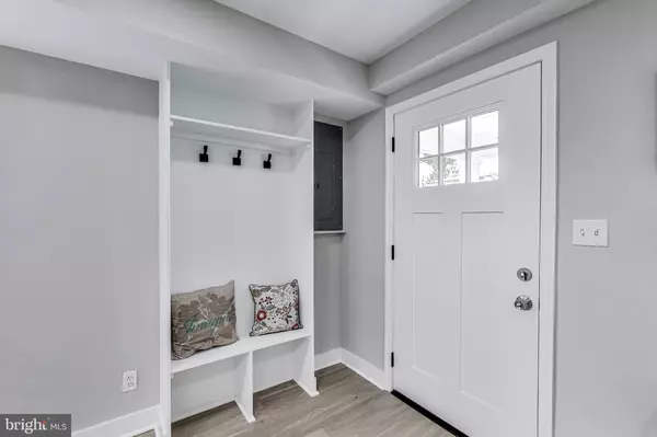Arlington, VA 22204,5209 10TH PL S