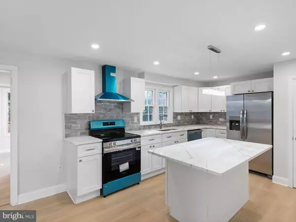 Wilmington, DE 19804,102 KENWOOD LN