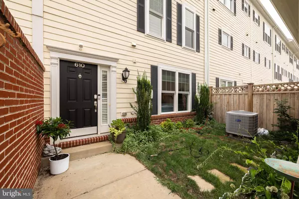 610 MARINA LANDING LN, Woodbridge, VA 22191