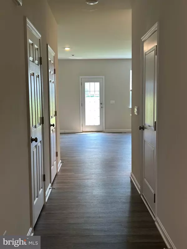 Luray, VA 22835,123 RAE CT