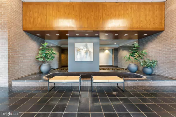 Mclean, VA 22102,1800 OLD MEADOW RD #1218