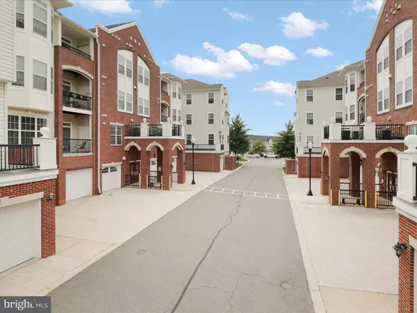 Manassas, VA 20110,9200 CHARLESTON DR #302
