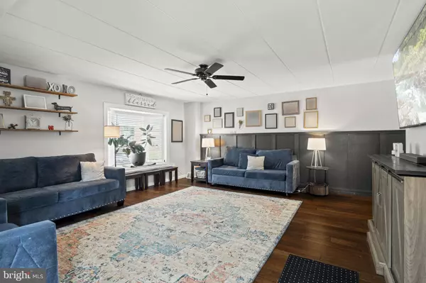 Philadelphia, PA 19116,13033 LINDSAY ST