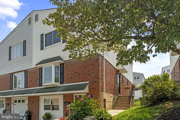 Philadelphia, PA 19116,13033 LINDSAY ST