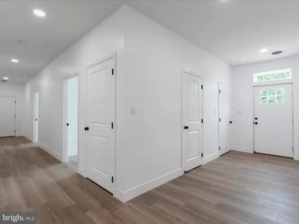 Hedgesville, WV 25427,393 VICTORY LN