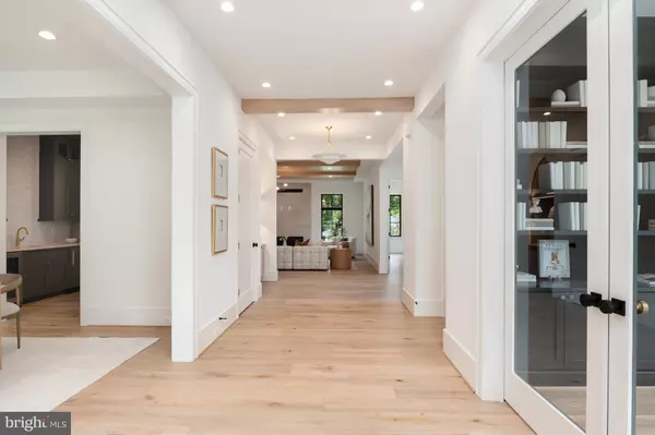 Mclean, VA 22101,5950 WOODACRE CT
