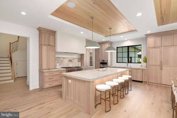 Mclean, VA 22101,5950 WOODACRE CT