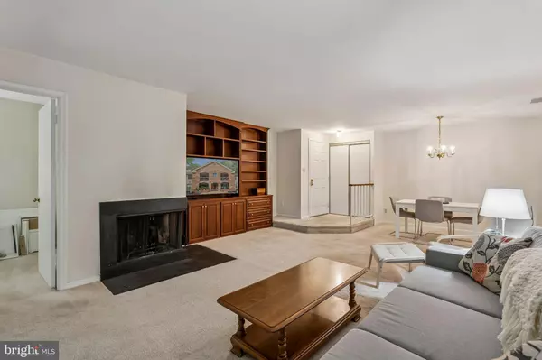 Burke, VA 22015,5900 COVE LANDING RD #302