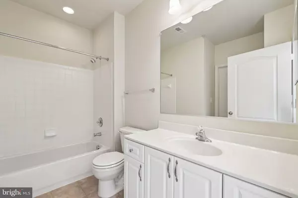 Cockeysville, MD 21030,400 SYMPHONY CIR #455D