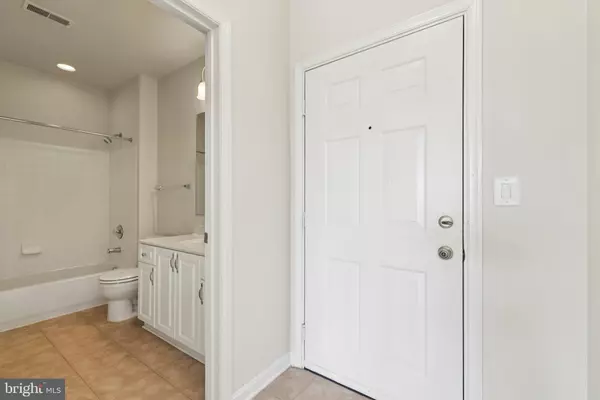 Cockeysville, MD 21030,400 SYMPHONY CIR #455D