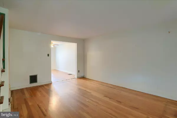 Harrisburg, PA 17104,2158 BERRYHILL ST