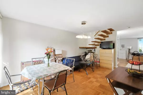 Bethesda, MD 20814,4979 BATTERY LN #4979-1