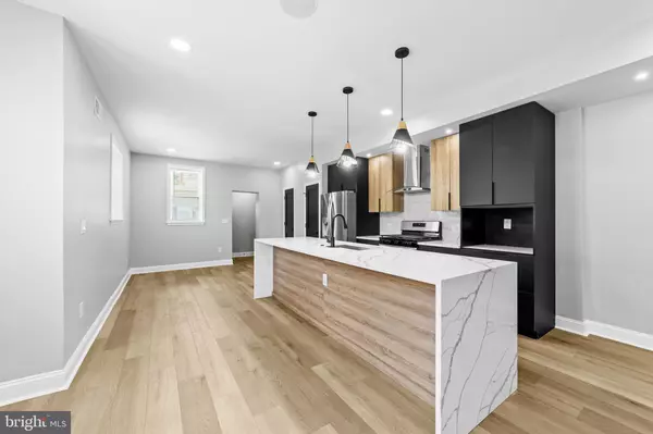 Philadelphia, PA 19141,914 W DUNCANNON AVE