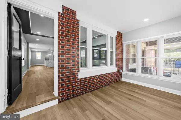 Philadelphia, PA 19141,914 W DUNCANNON AVE