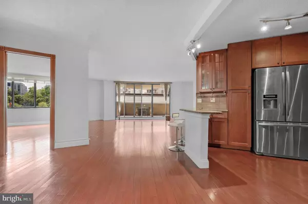 Bethesda, MD 20814,5225 POOKS HILL RD #201N