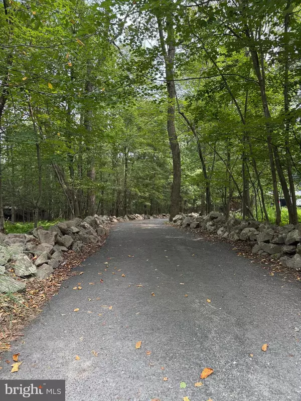 Morgantown, PA 19543,80 TRAPPERS RUN