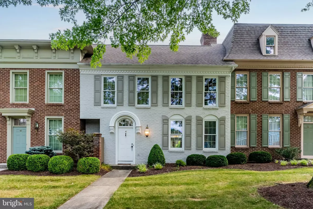 Mechanicsburg, PA 17050,41 DEVONSHIRE SQ