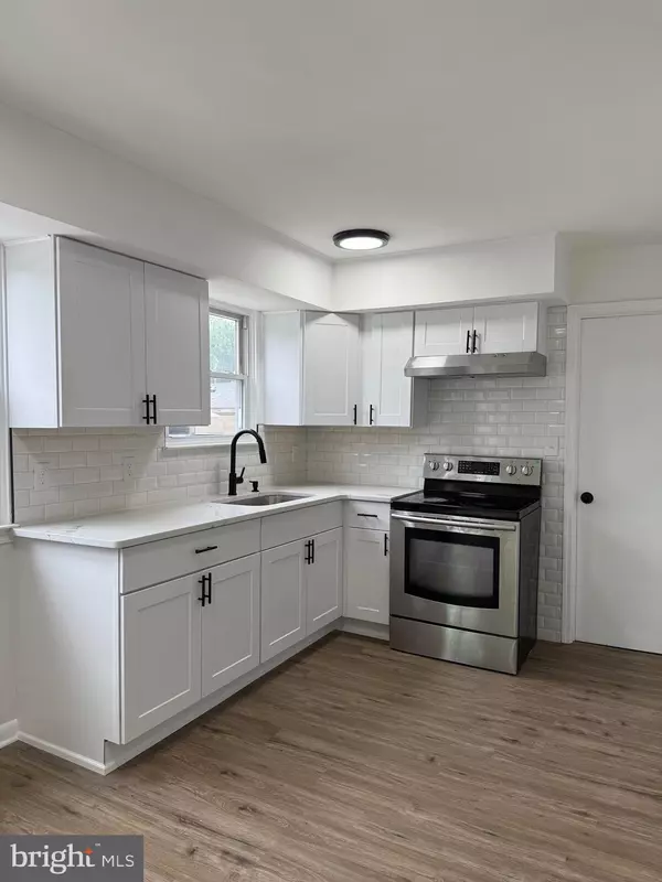 561 SALEM AVE, Woodbury, NJ 08096