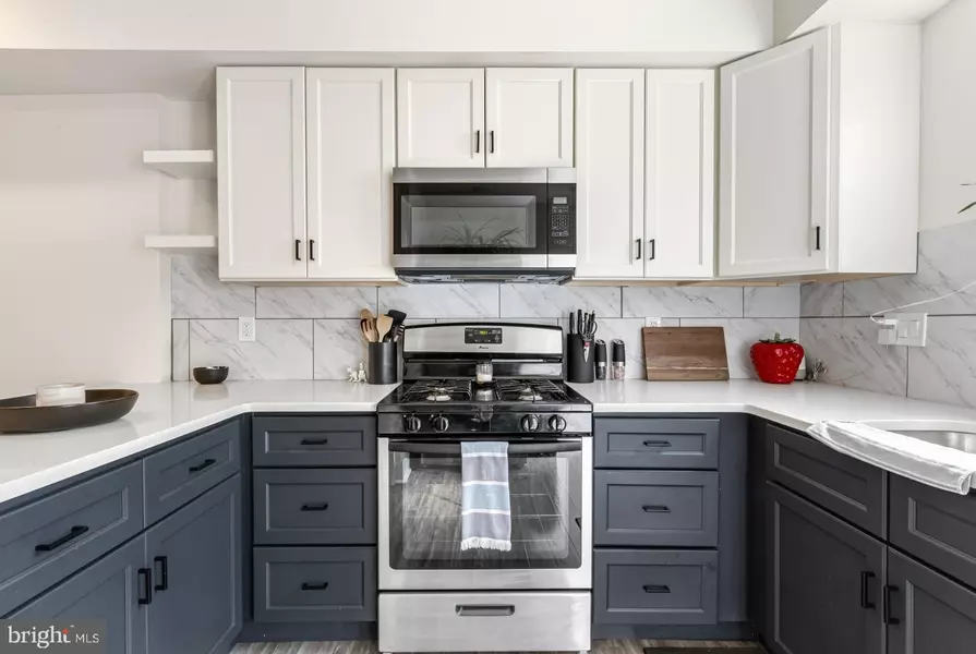 1752 WATERLOO ST, Philadelphia, PA 19122