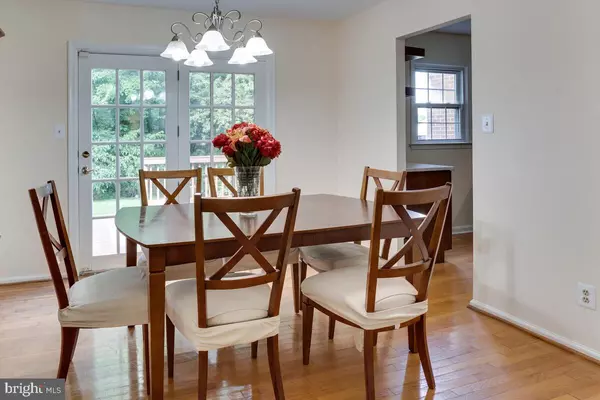 Sterling, VA 20164,965 HOLBORN CT #43