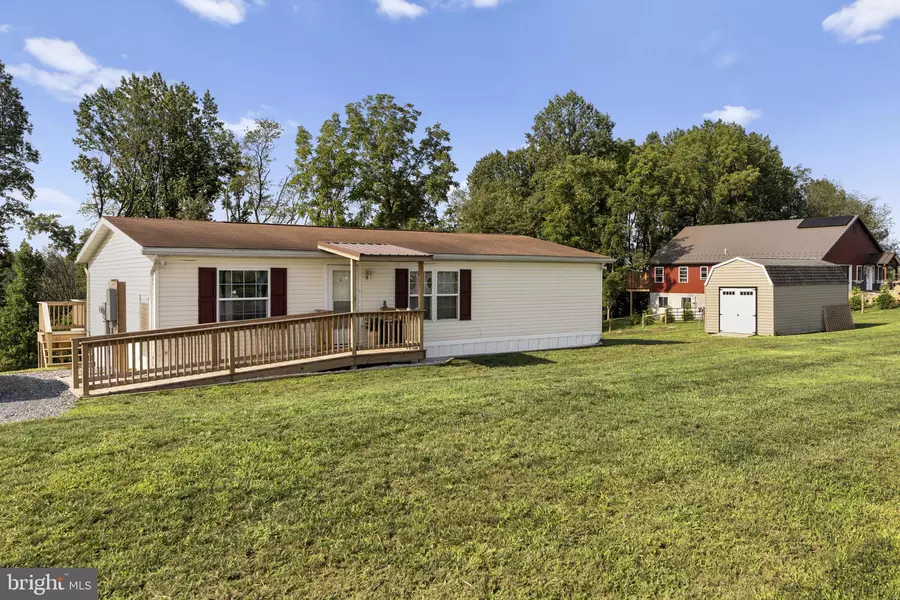 5892 MEADVILLE RD, Narvon, PA 17555