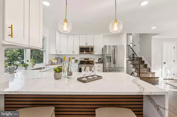 Fairfax, VA 22030,3506 QUEEN ANNE DR