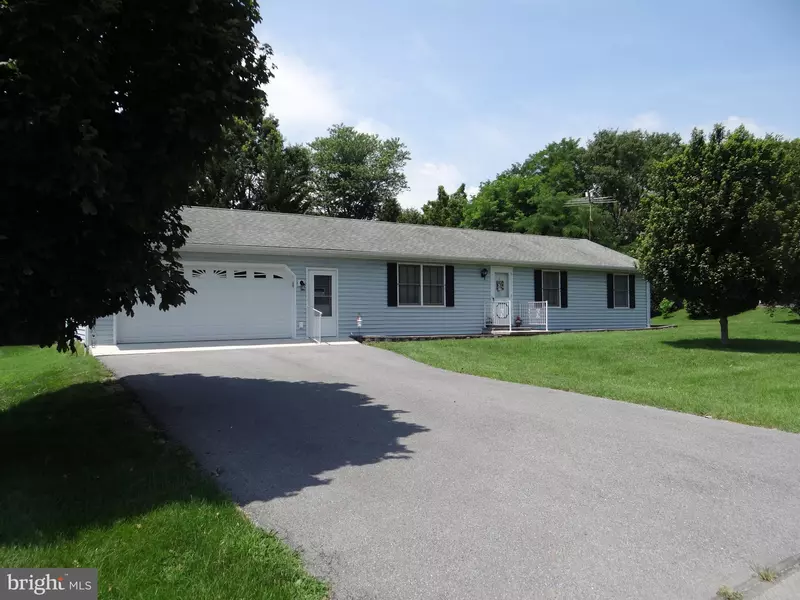 201 BEECH LN, Mercersburg, PA 17236
