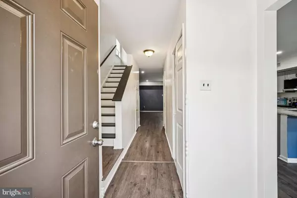 Woodbury, NJ 08096,14 LAUREL CT