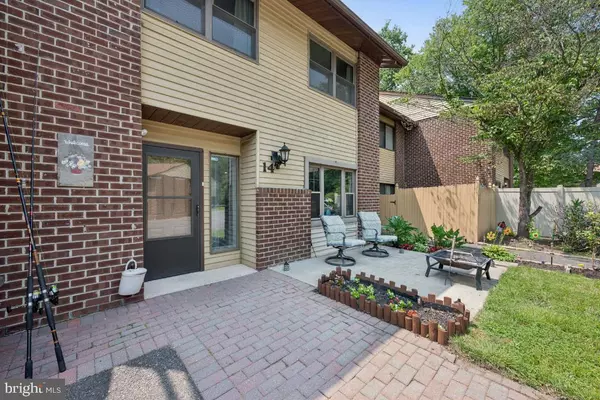 Woodbury, NJ 08096,14 LAUREL CT