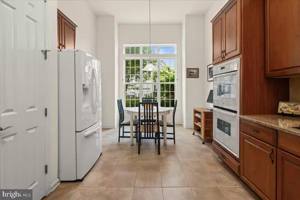 Kendall Park, NJ 08824,14 HARDWICK DR