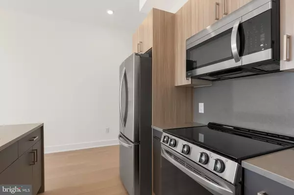 Philadelphia, PA 19122,1731 TILGHMAN ST #301