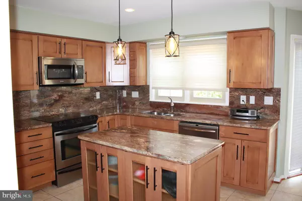 Laurel, MD 20708,8606 COMPASS CT