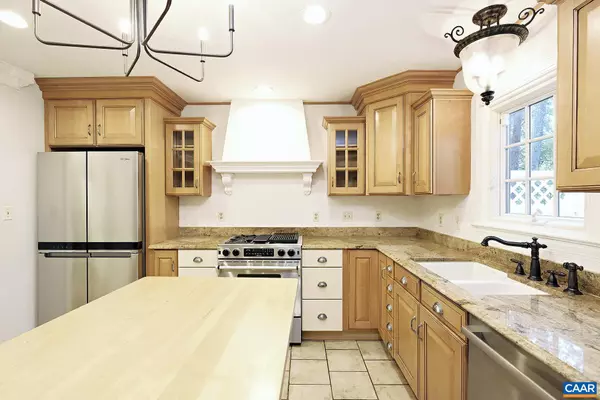Charlottesville, VA 22911,2952 COVE TRCE