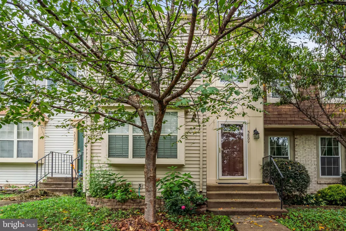 Centreville, VA 20121,5809 WATERDALE CT