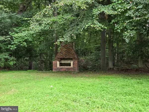 Dunkirk, MD 20754,3908 LAKESIDE CT