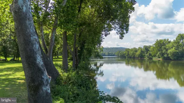 Harpers Ferry, WV 25425,241 RIVERSIDE DR