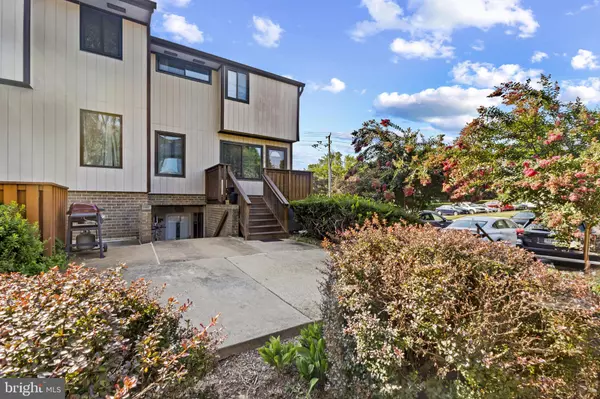 Mclean, VA 22102,1808 WESTWIND WAY #79